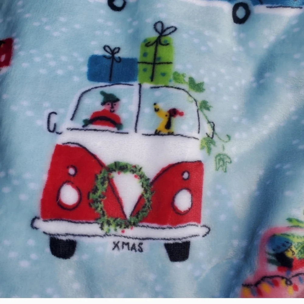 VW Christmas Blanket-NWT - Picture 1 of 6
